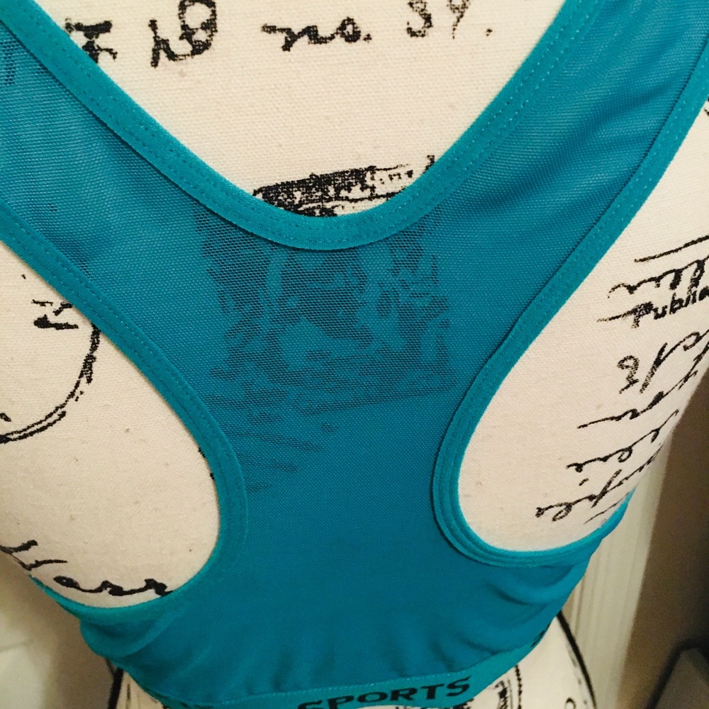 🆕 VS - Sports Bra - Picture 5 of 5